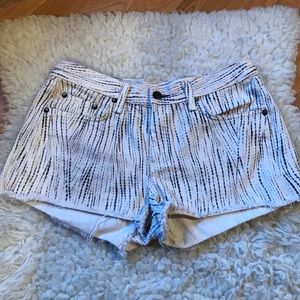 RAG & BONE white/cream & gray jean cutoff short